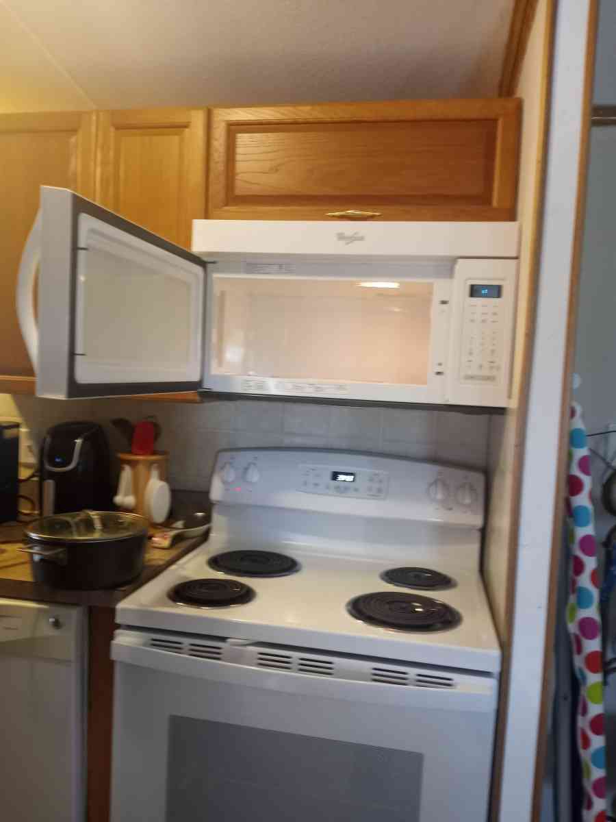electric stove and microve hotpoint - Luzerne, Pennsylvania