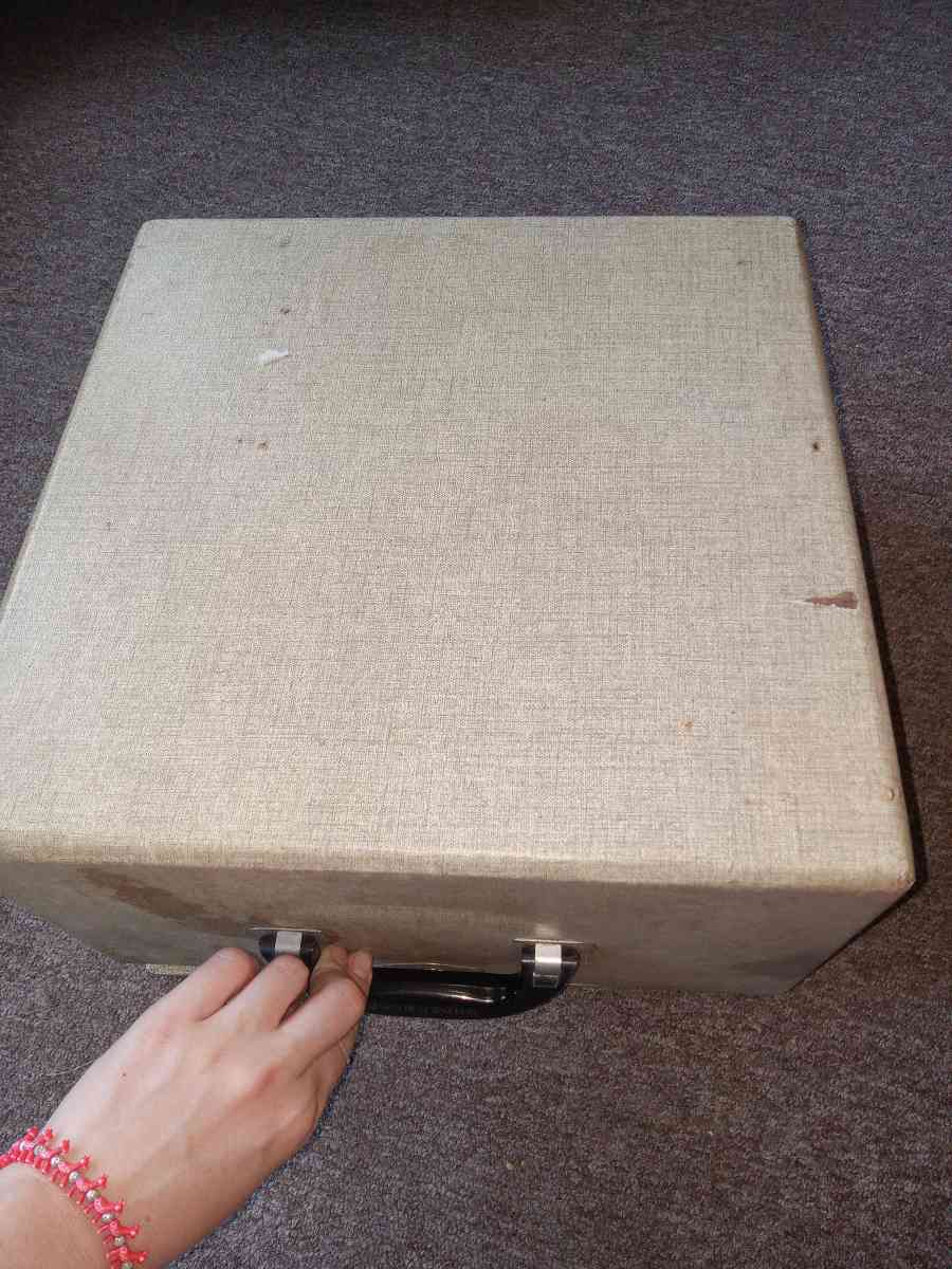 typewriter - Nanticoke, Pennsylvania - FleaMarketBay