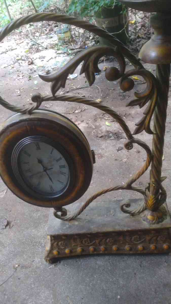 I have a clock got a thanks man of copper or brass