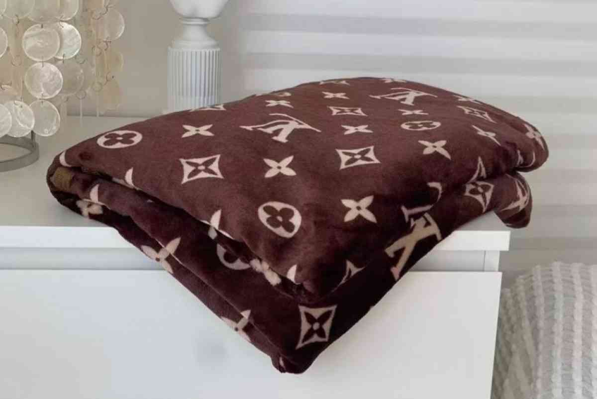 blankets soft - Mission Viejo, California - FleaMarketBay