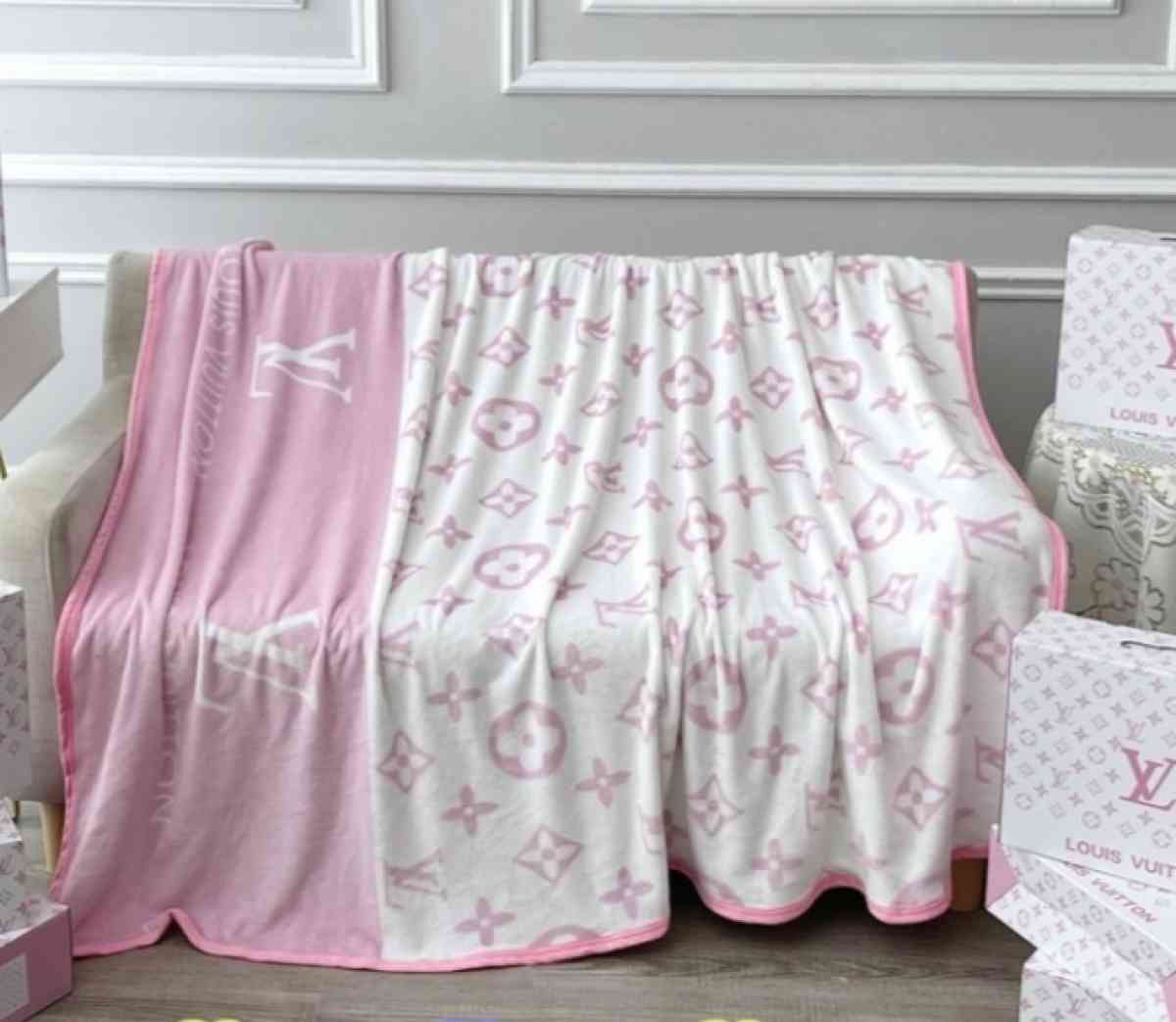 blankets soft - Mission Viejo, California - FleaMarketBay