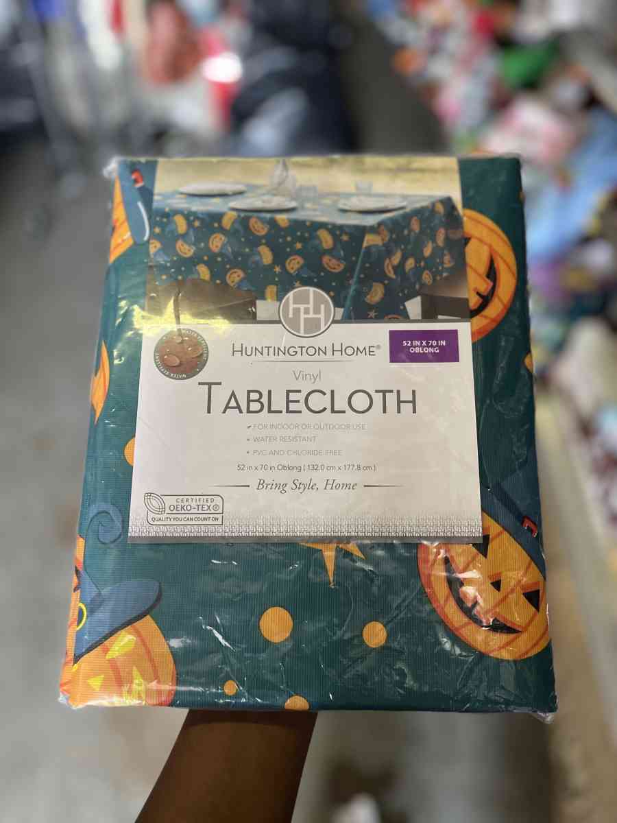 holiday table cloths - Stuart, Florida