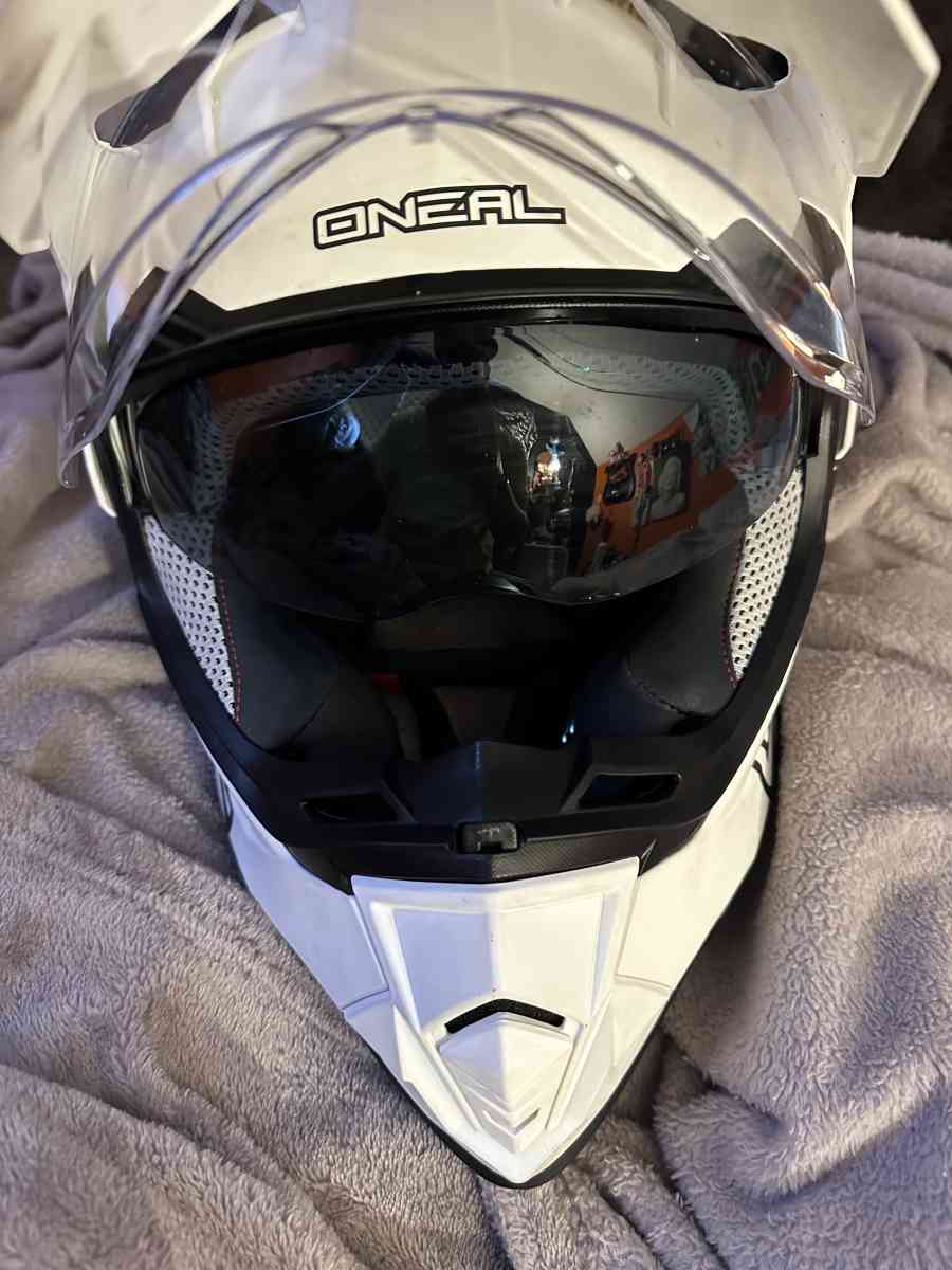 ONeal sierra moto helmet dot approved - Cleveland, Oklahoma