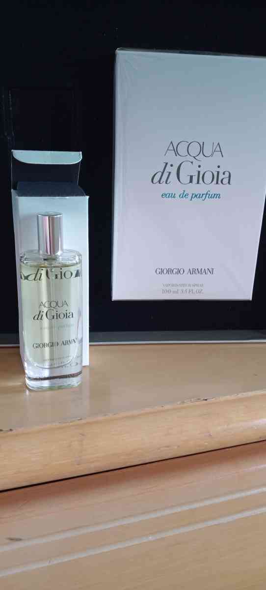 womans perfume - Rancho Cucamonga, California - FleaMarketBay