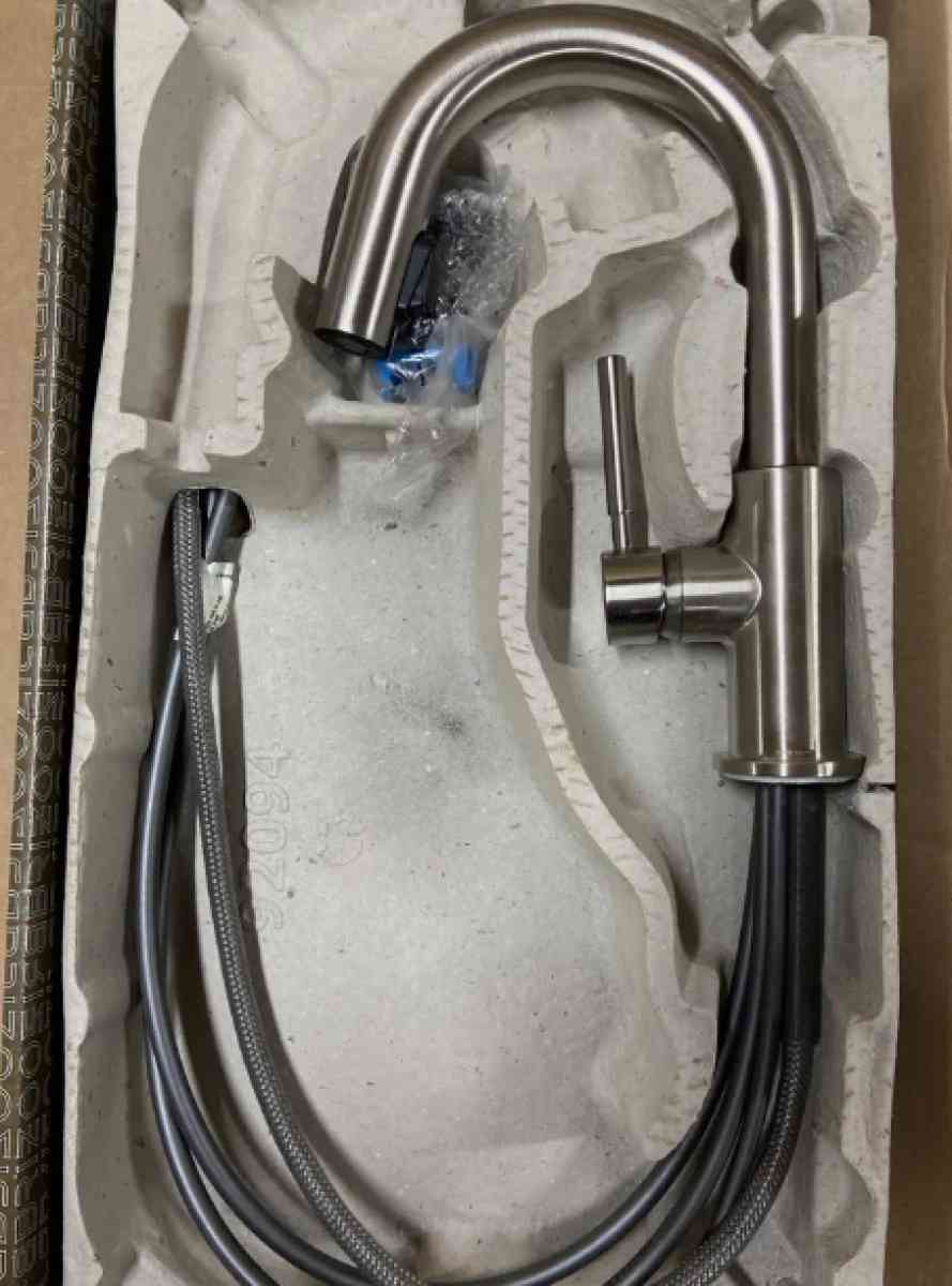 Elkay pull down kitchen faucet new open box - San Antonio, Texas - FleaMarketBay