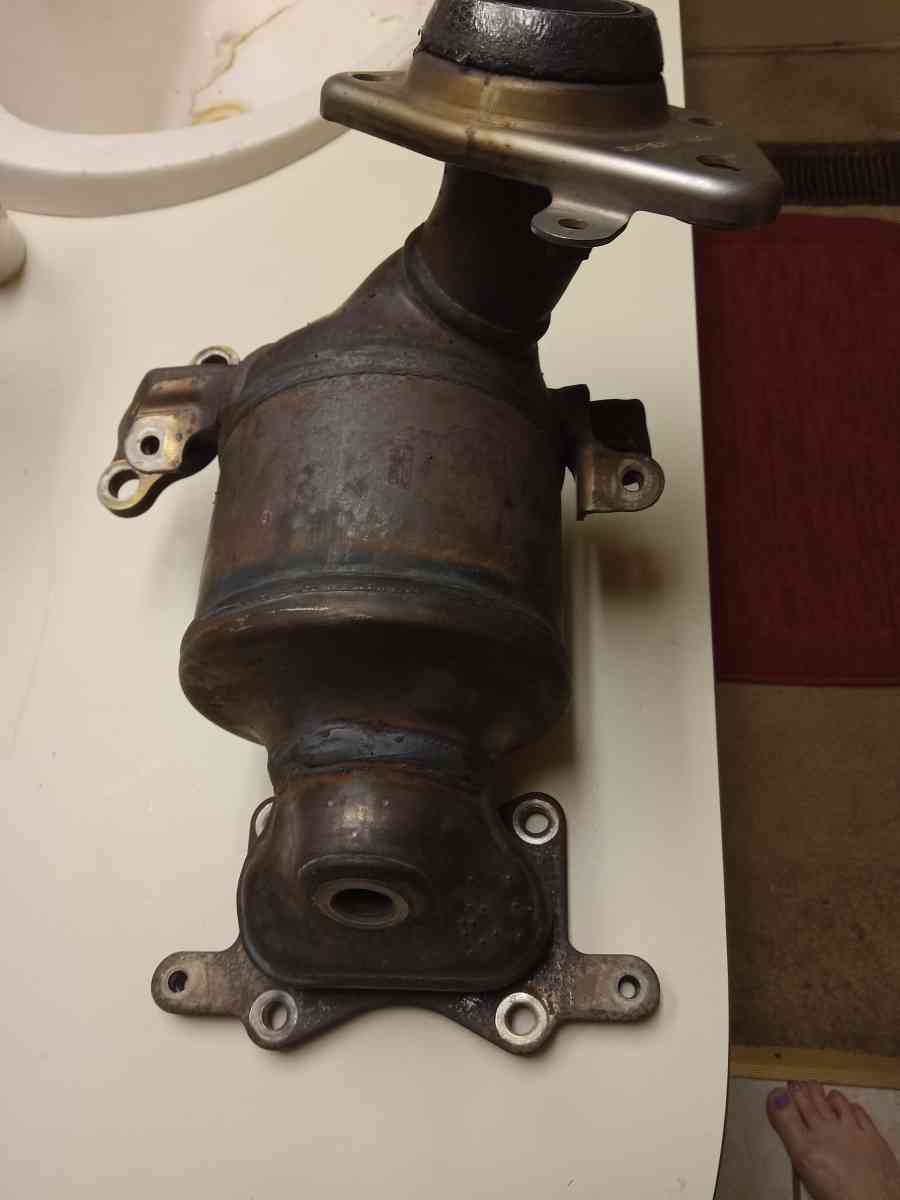1998 Honda Fit catalytic converter already taken off vehicle - Kennesaw, Georgia
