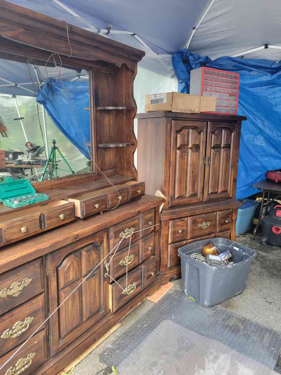 bedroom furniture - Cumberland, Rhode Island