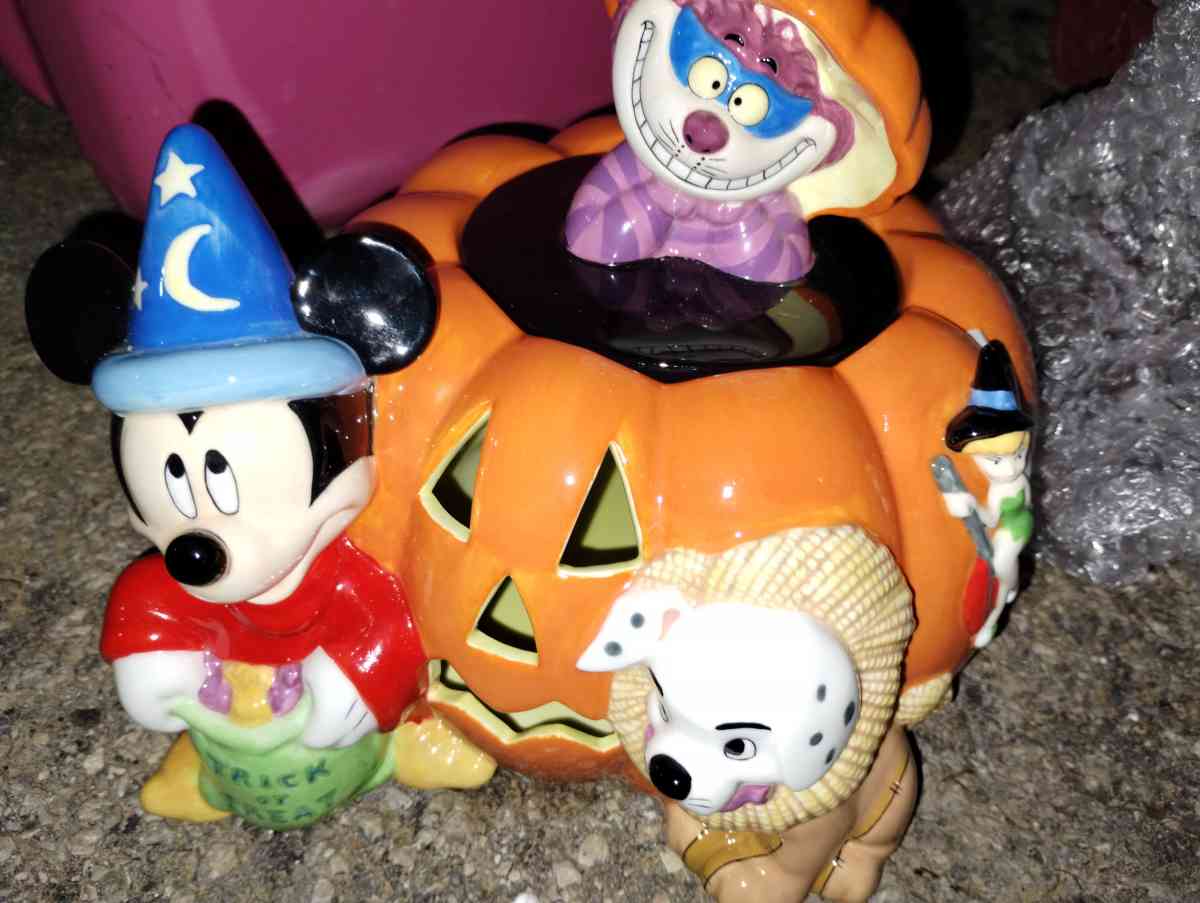 mickey mouse and friends Halloween pumpkin cookie jar - Cullman, Alabama - FleaMarketBay