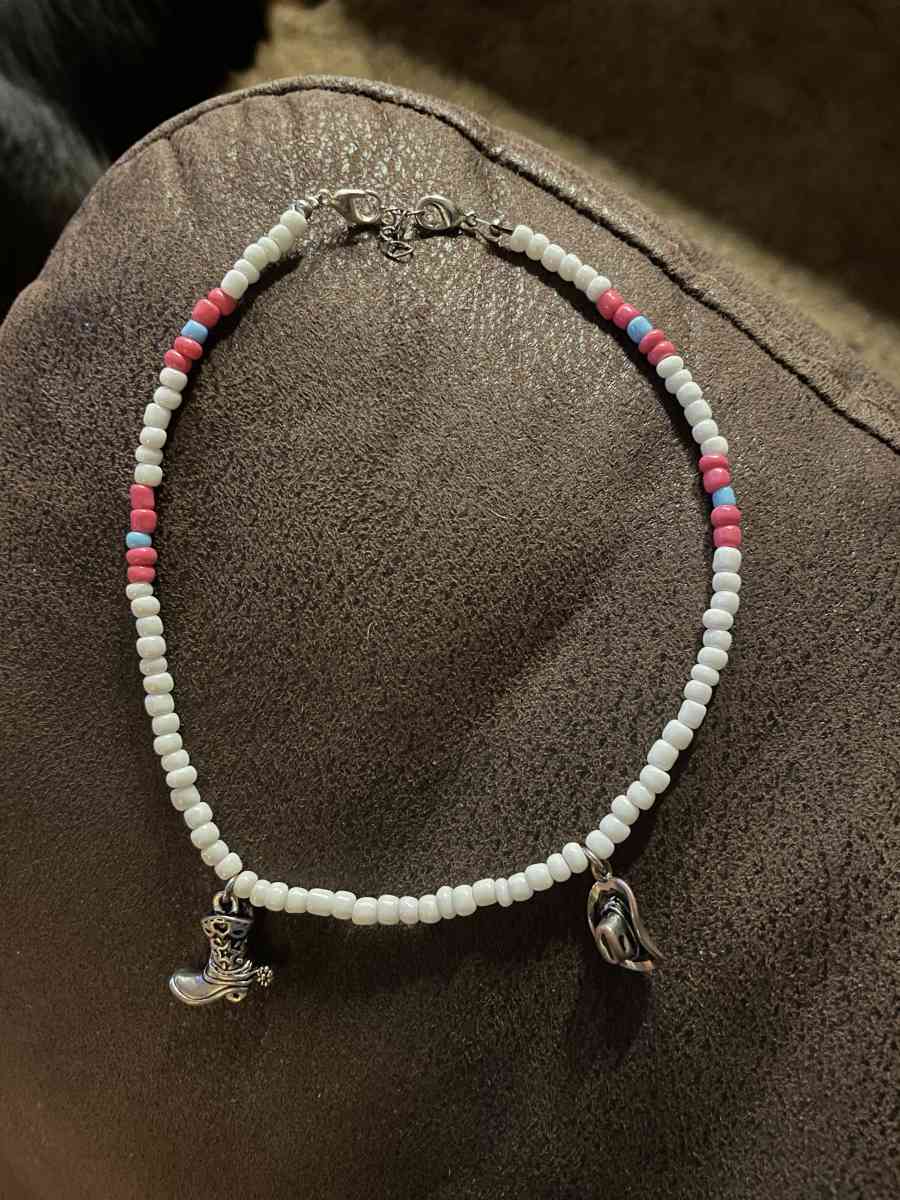 Necklaces and bracelets - Bay City, Texas - FleaMarketBay