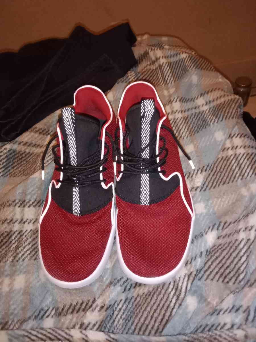 Jordans eclipse size 9 half - Detroit, Michigan - FleaMarketBay