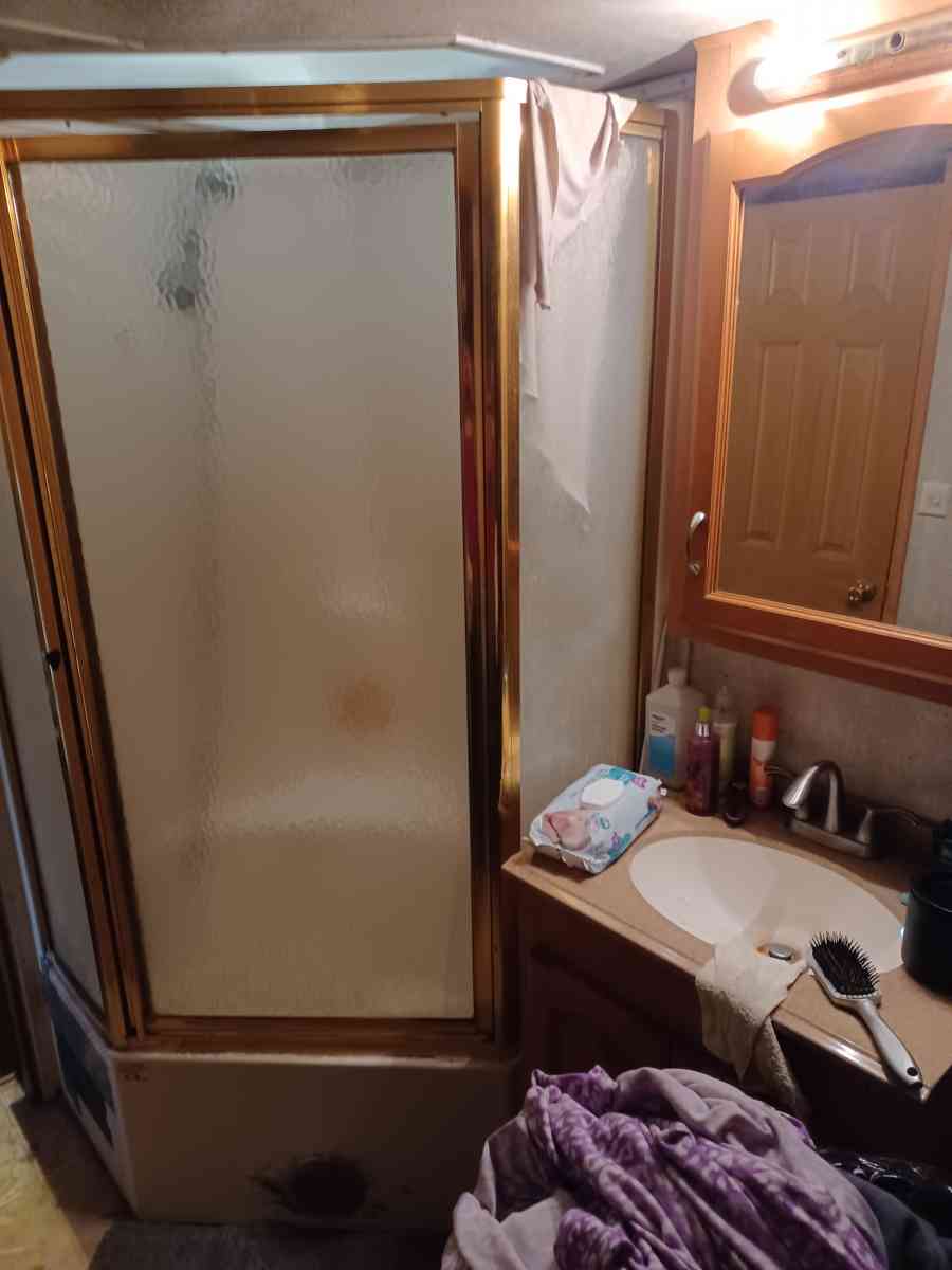 5th wheel camper cardnal forest river - Covington, Georgia - FleaMarketBay