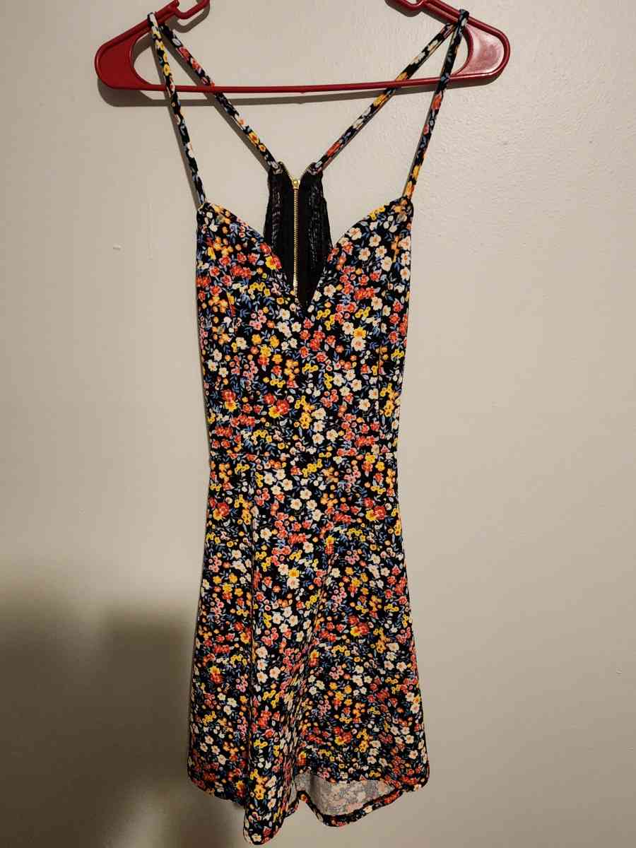 10 dresses - Orange Park, Florida - FleaMarketBay