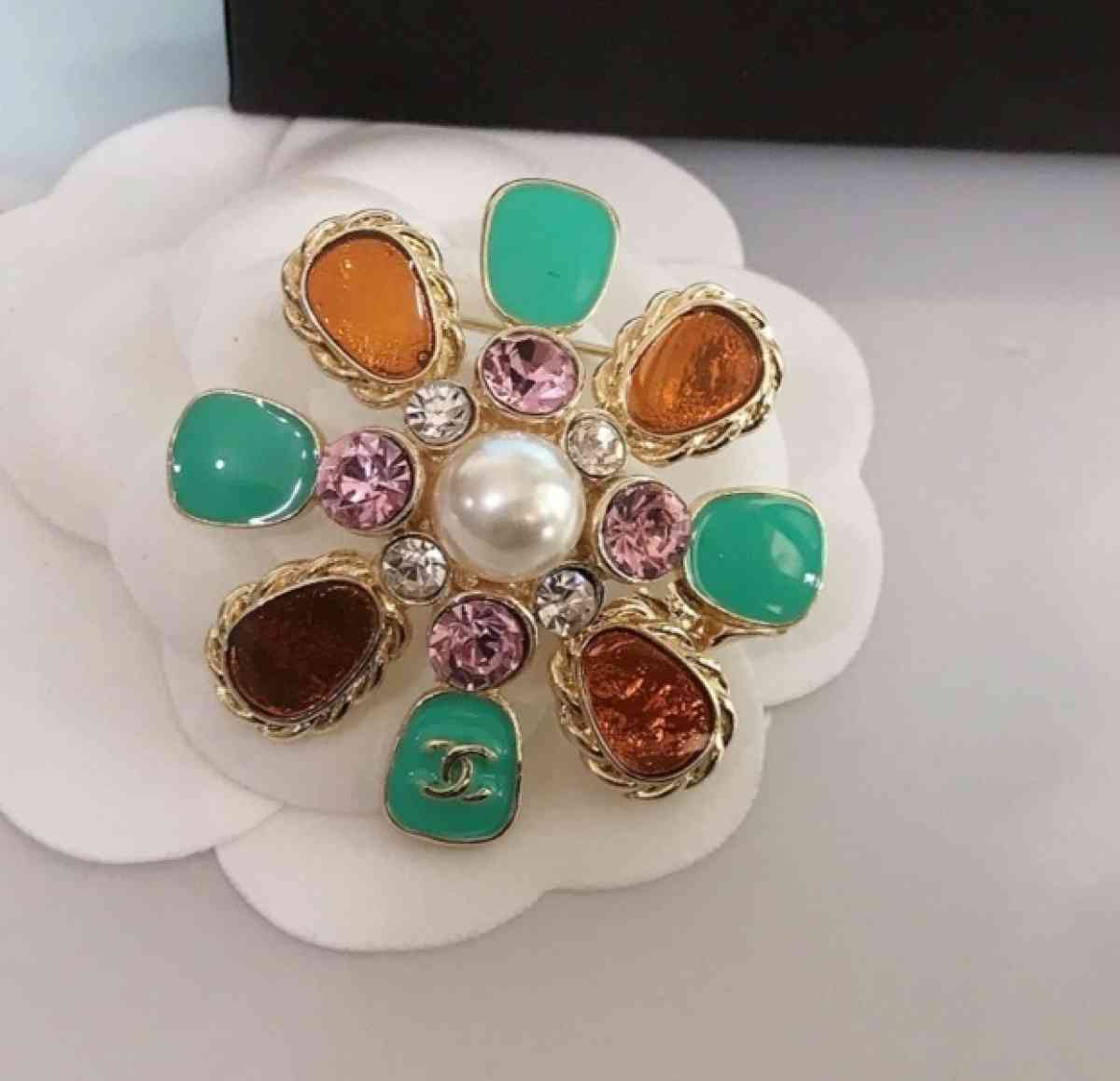 brooches pin cc - Mission Viejo, California - FleaMarketBay