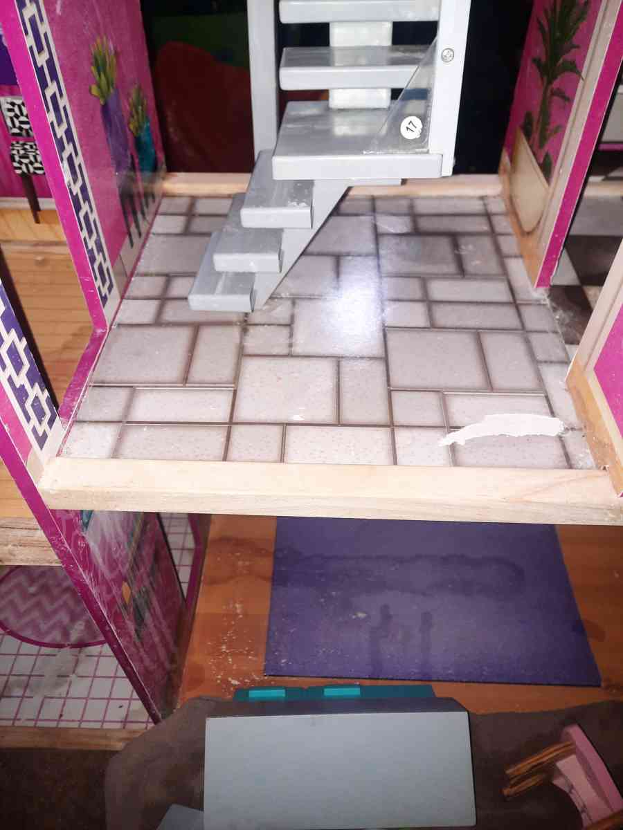 Dollhouse - Richlands, Virginia - FleaMarketBay