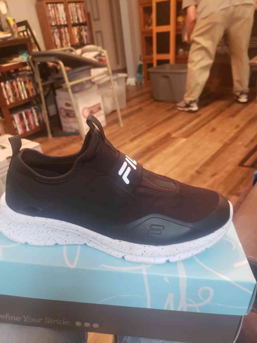 Fila Womans sneakers - Norfolk, Virginia - FleaMarketBay