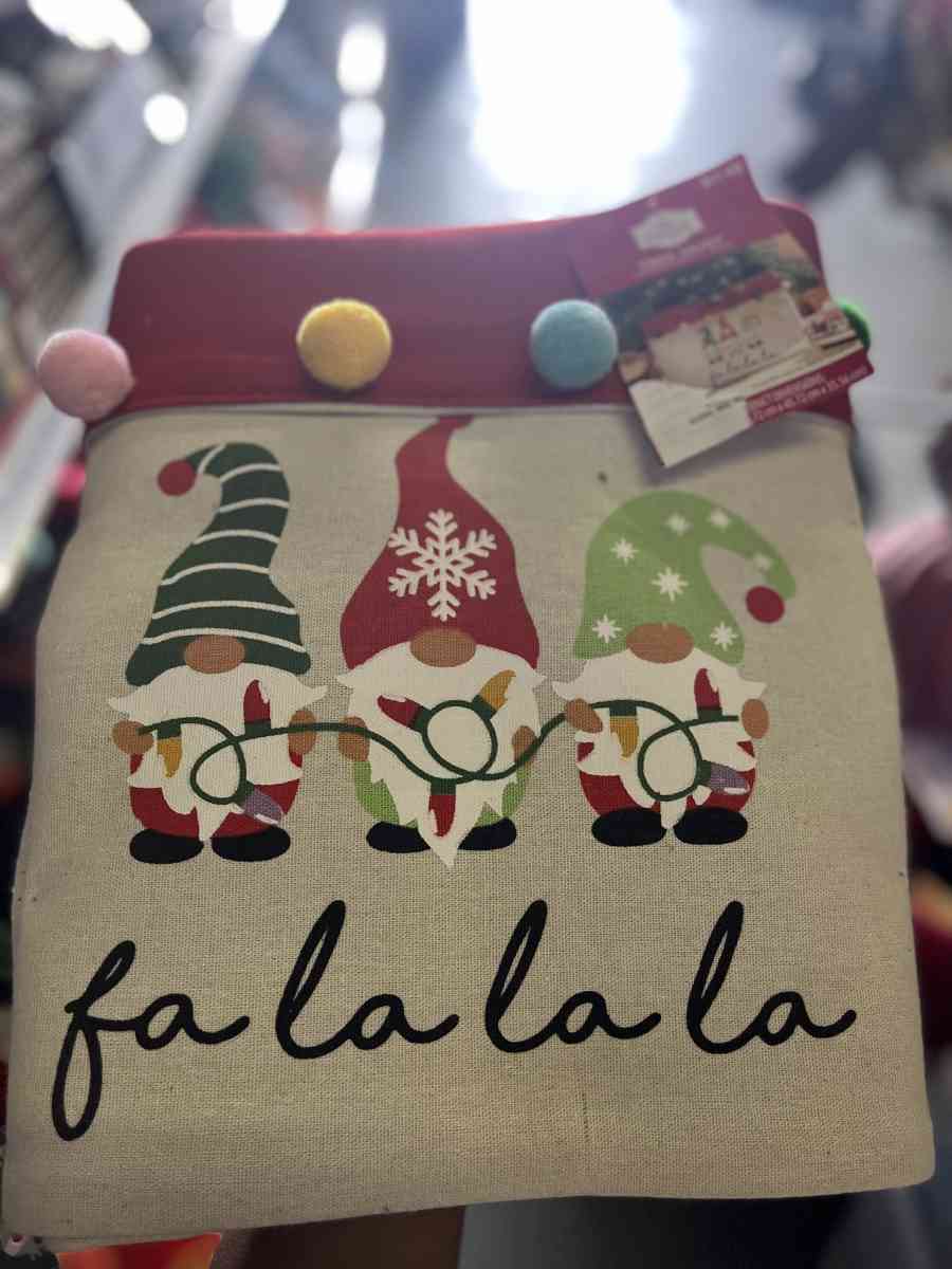 tree skirts - Stuart, Florida