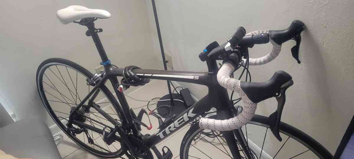 trek full carbon road bike - Miami, Florida