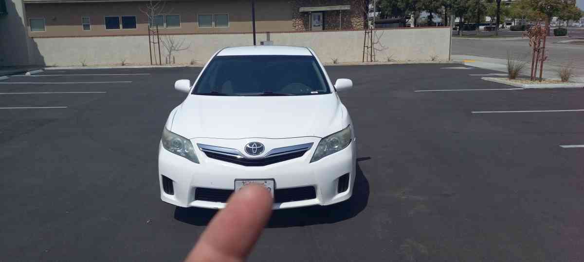 2011 Toyota Camry Hybrid - Bakersfield, California - FleaMarketBay
