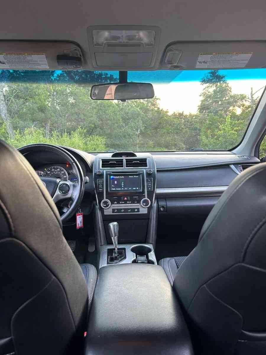 2013 Toyota Camry Luxury Edition - Los Angeles, California - FleaMarketBay