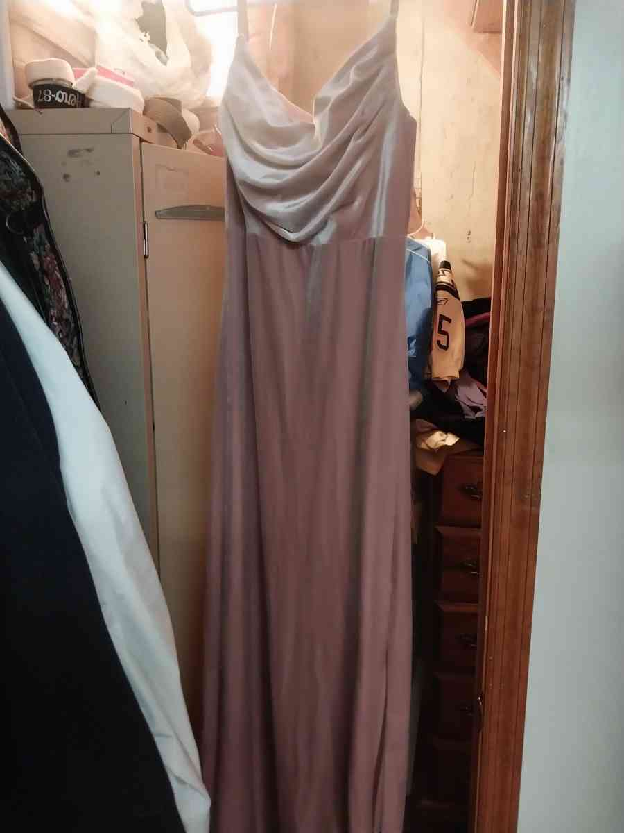 men women and children clothing - Burlington, Kentucky - FleaMarketBay