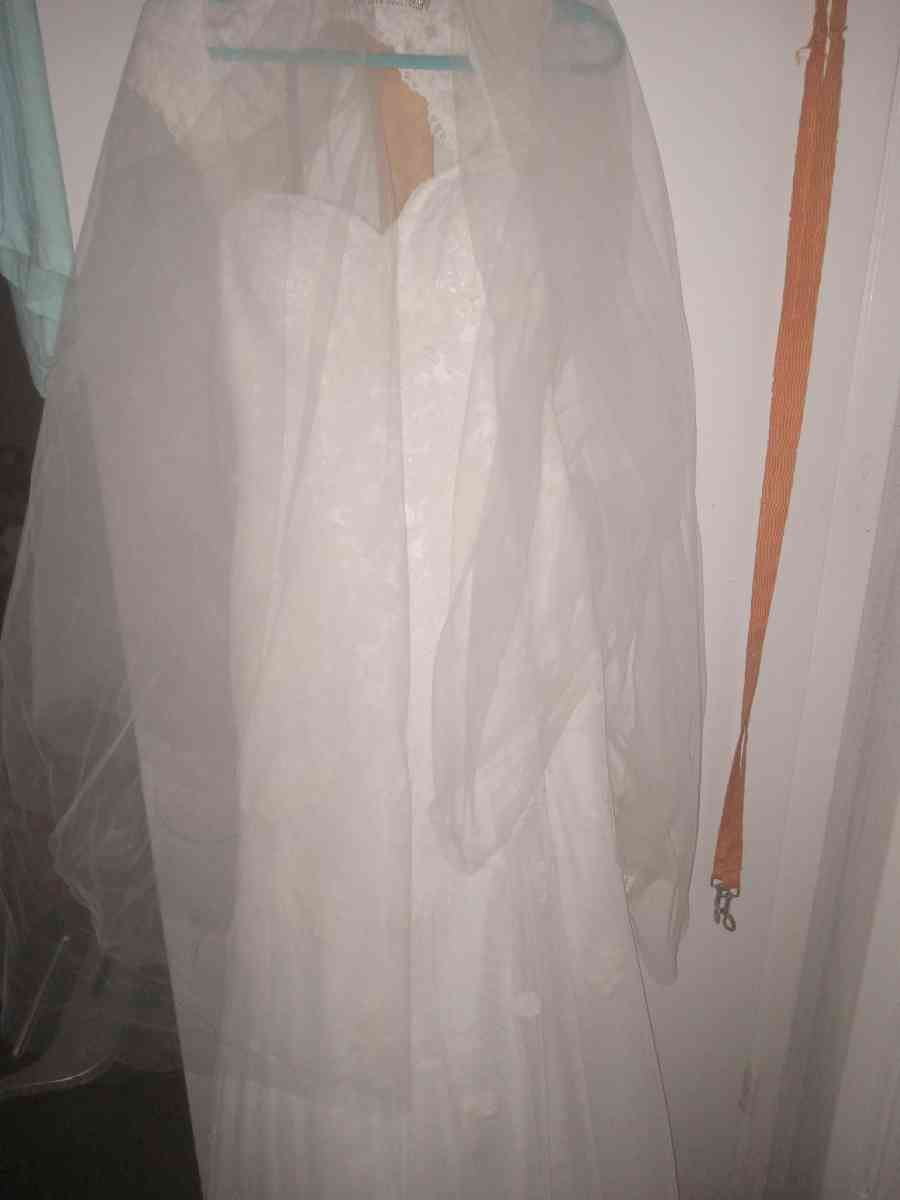 wedding dress - San Antonio, Texas