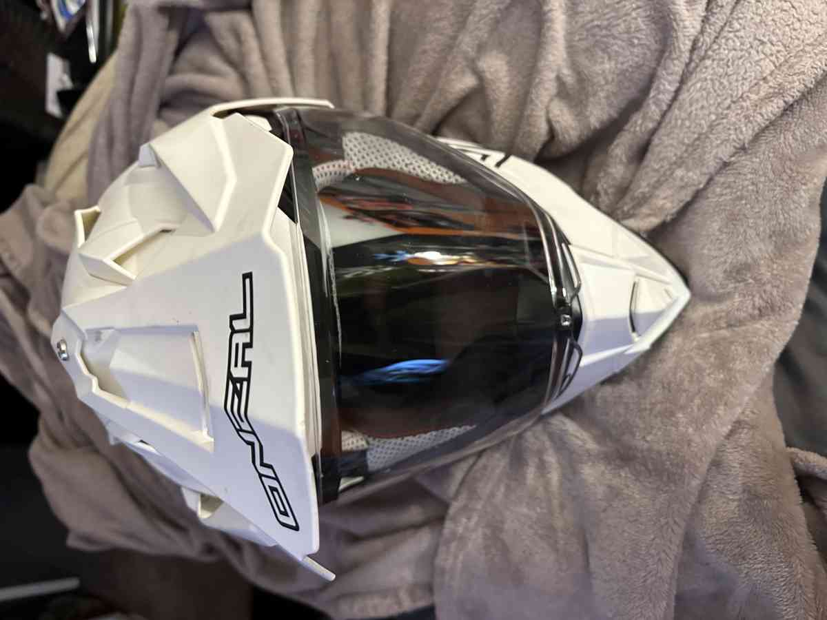 ONeal sierra moto helmet dot approved - Cleveland, Oklahoma - FleaMarketBay