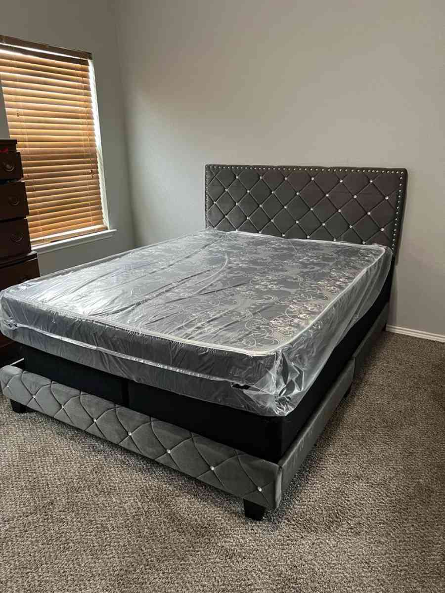 Bed Frames with box spring and mattress complete set - Dallas, Texas - FleaMarketBay