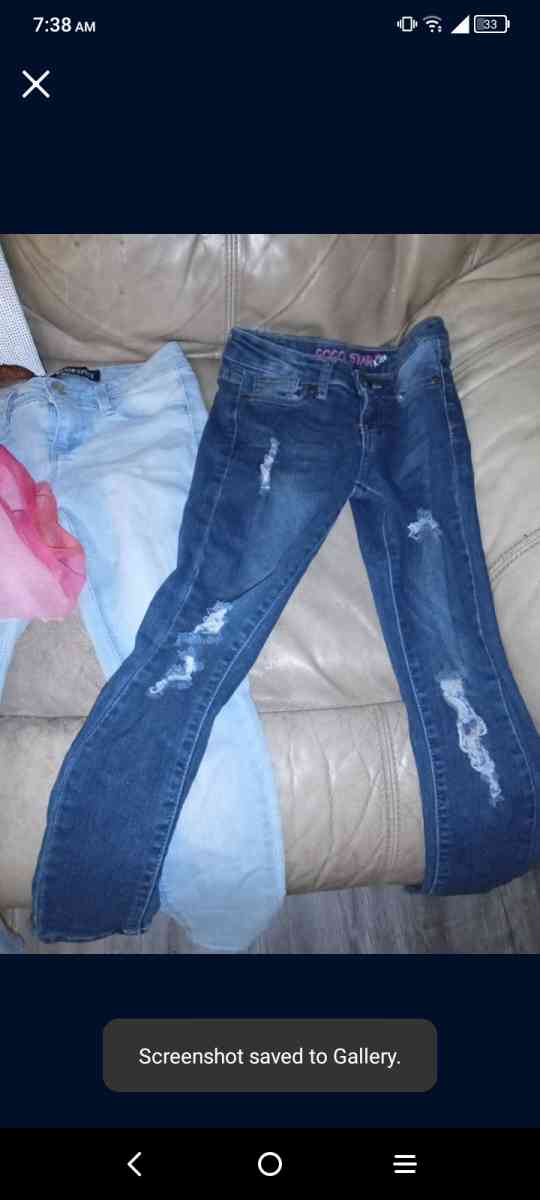 clothes - Weslaco, Texas - FleaMarketBay