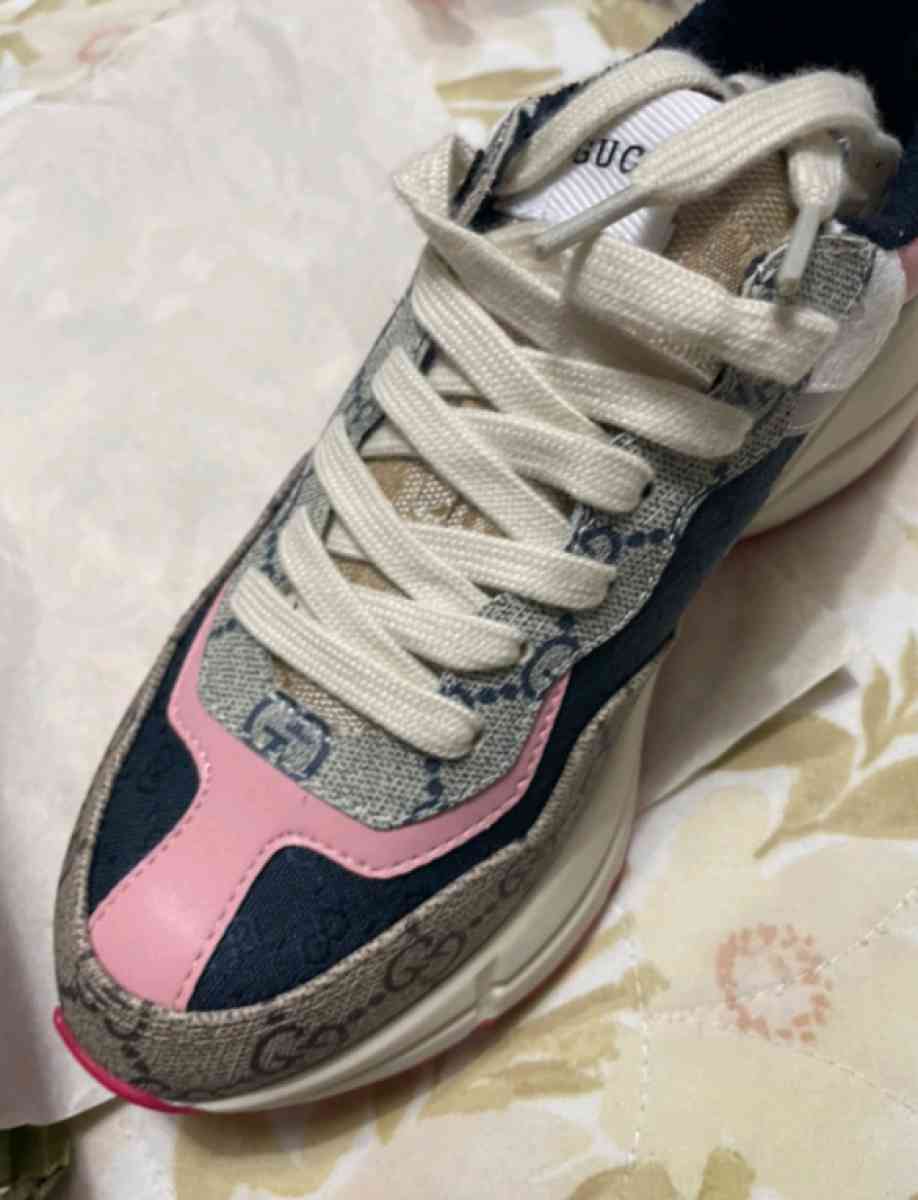 Gucci Luxurious Popular Shoes Casual Luxury shoes designer b - Atlanta, Georgia