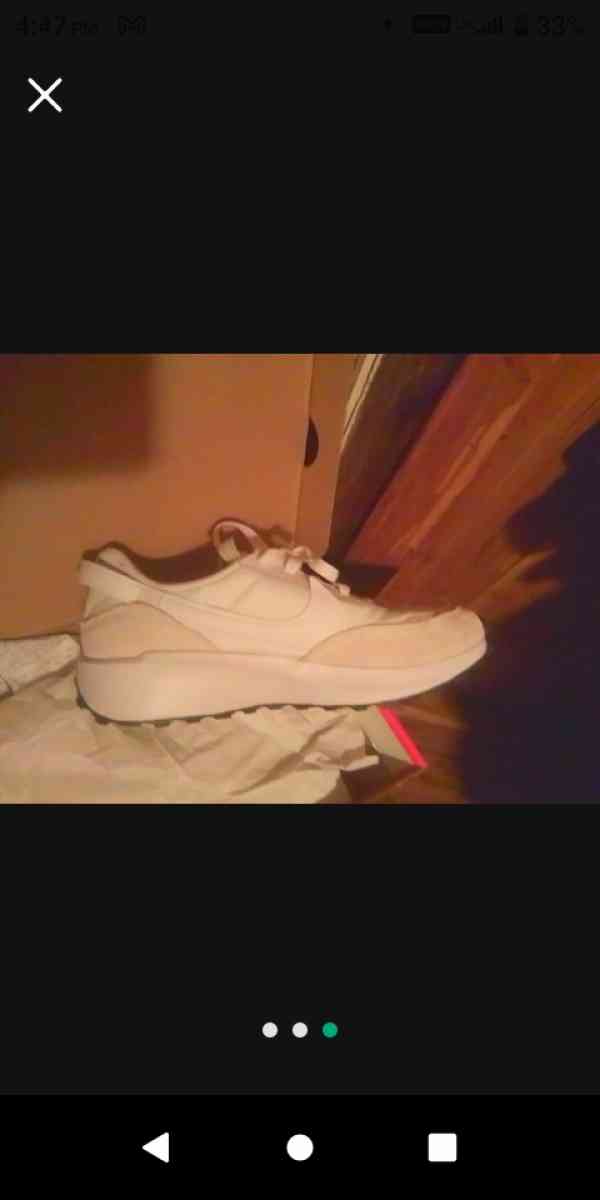 Womans Nike Sneakers - Upper Darby, Pennsylvania - FleaMarketBay