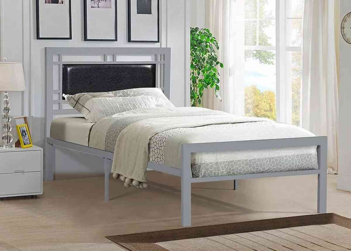 Bed Frames with box spring and mattress complete set - Dallas, Texas - FleaMarketBay