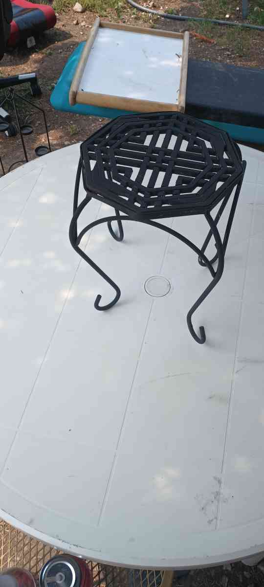 Wrought Iron Plant Stand - Manteno, Illinois - FleaMarketBay