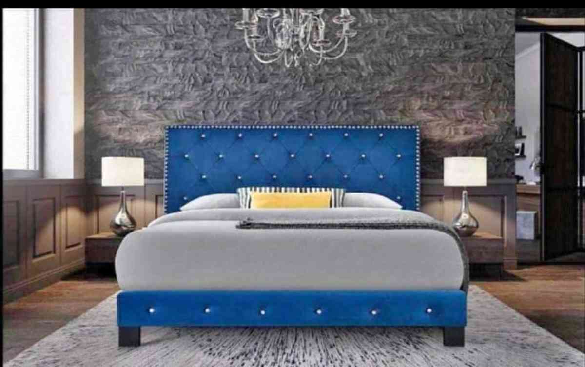 Mattress with box spring and bed frame - Dallas, Texas - FleaMarketBay