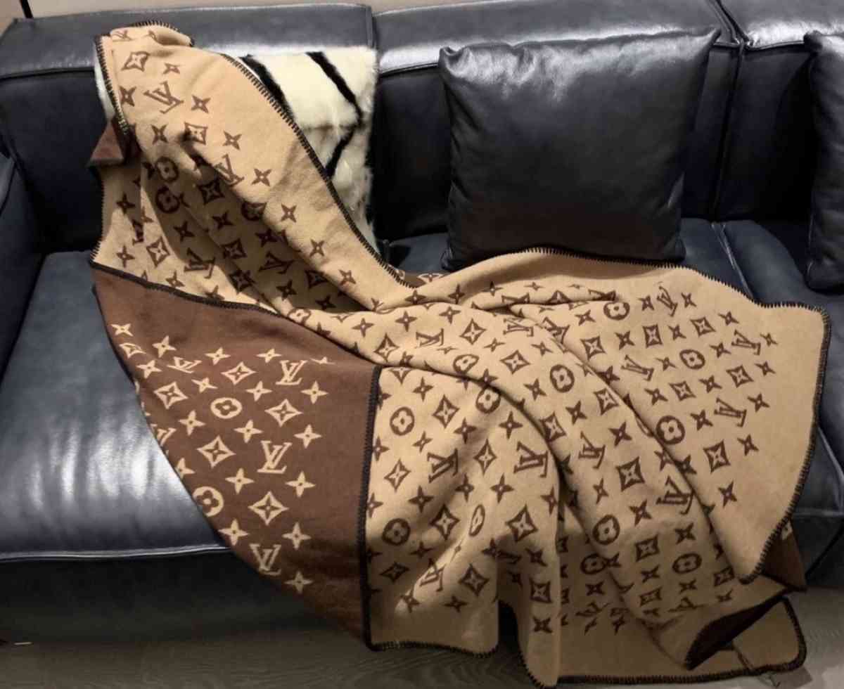 blanket - Mission Viejo, California - FleaMarketBay