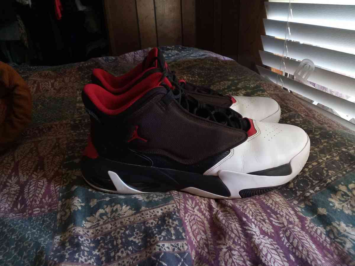 Jordan Auro - Brownfield, Texas - FleaMarketBay