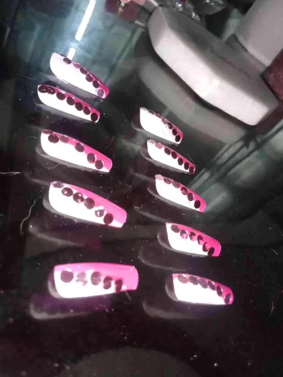 press on nails - South Bend, Indiana - FleaMarketBay