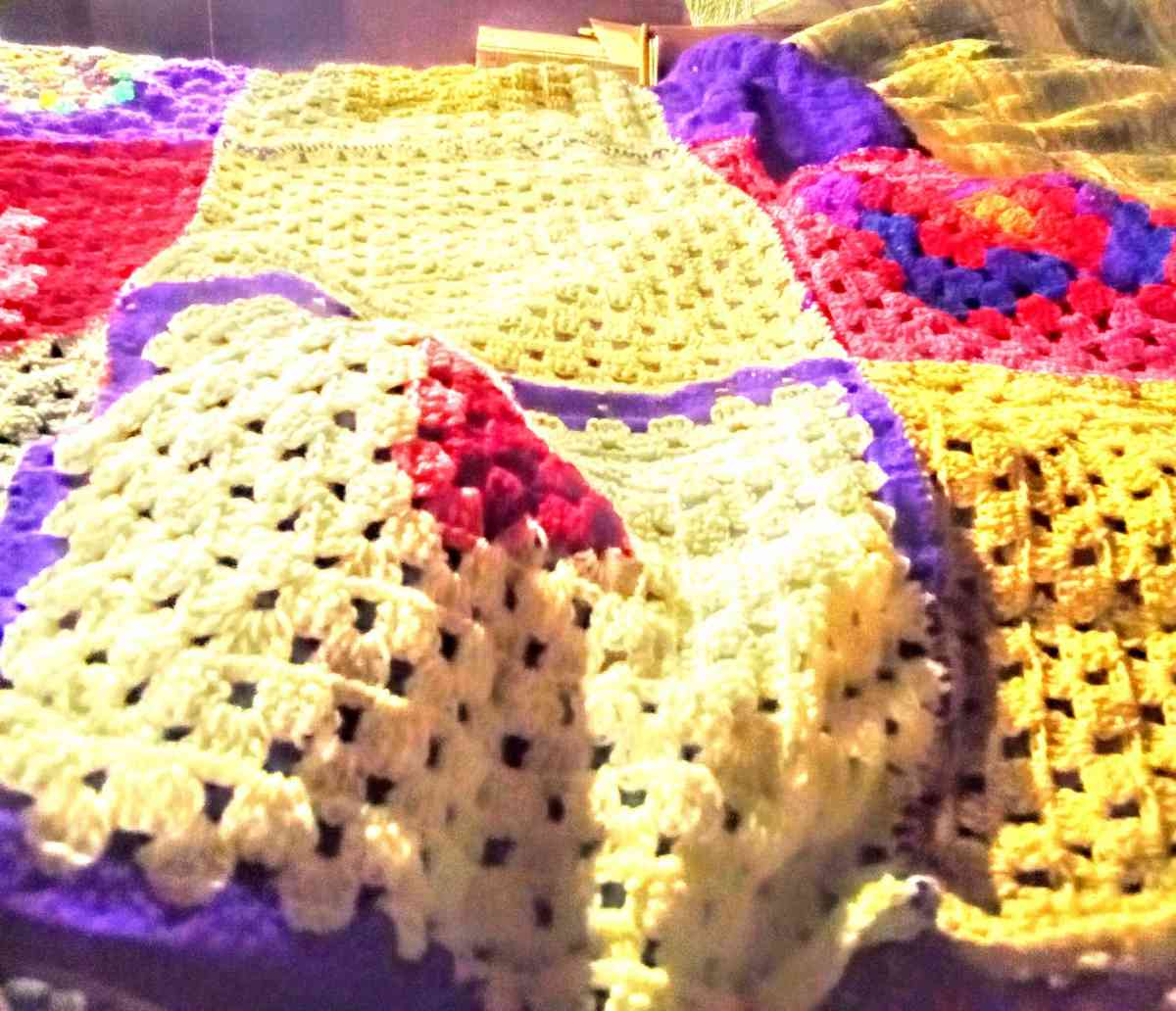 HOMEMADE CROCHETED BLANKETS - Alliance, Ohio - FleaMarketBay