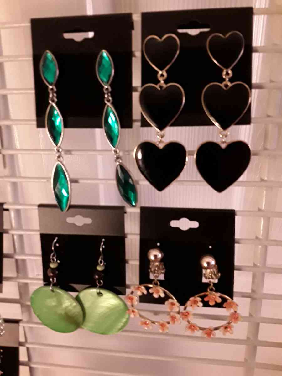 Earrings - Portland, Oregon - FleaMarketBay