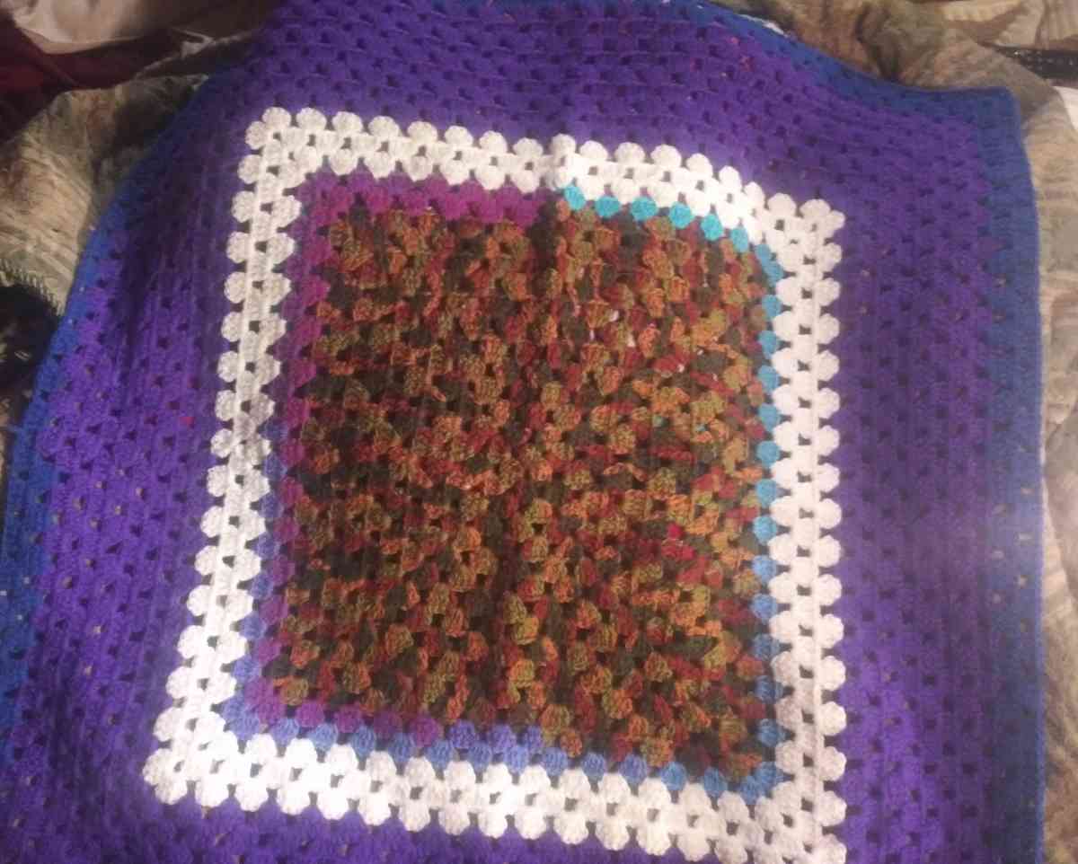 HOMEMADE CROCHETED BLANKETS - Alliance, Ohio - FleaMarketBay