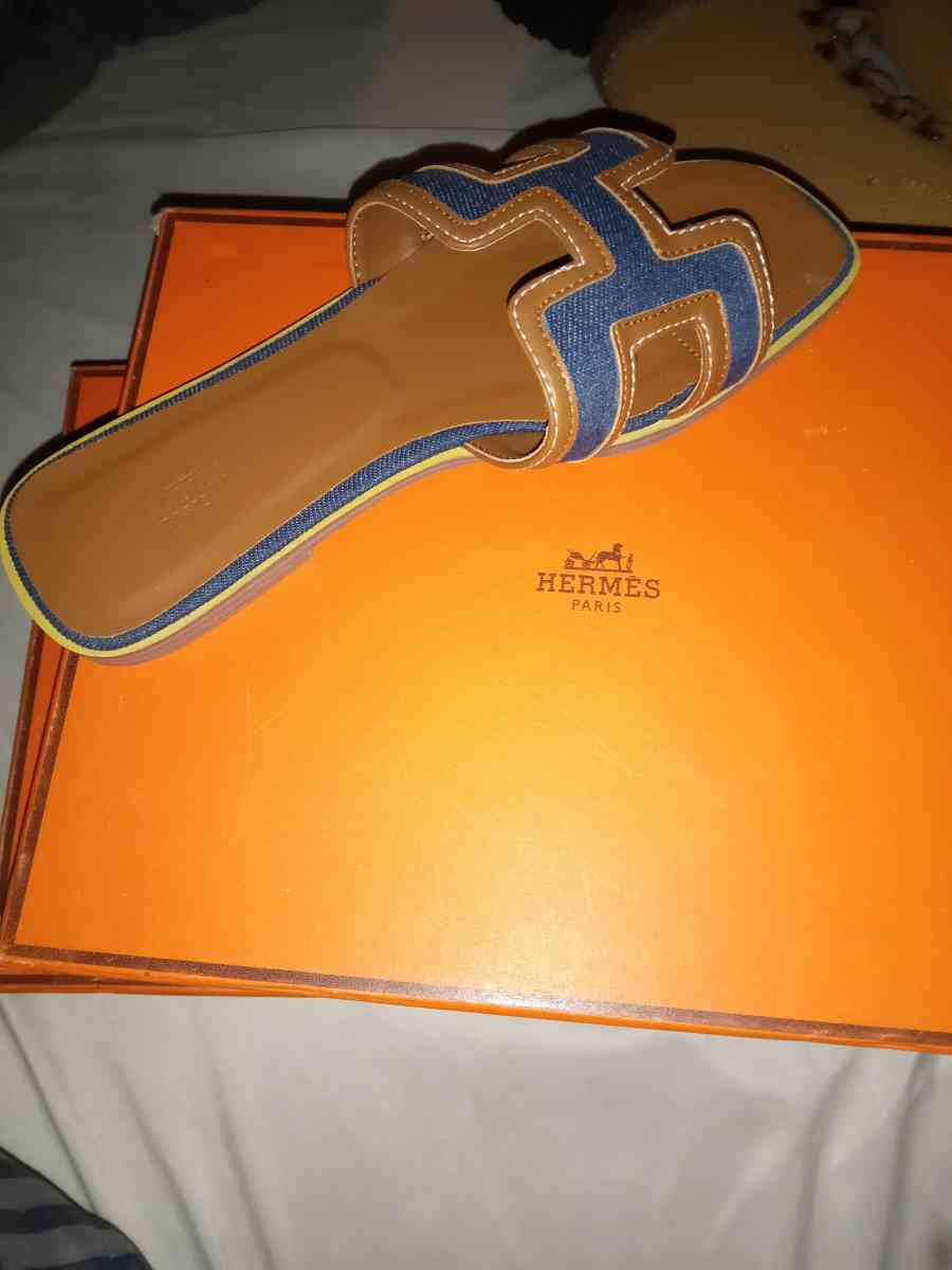 Hermes sandals - Madera, California - FleaMarketBay