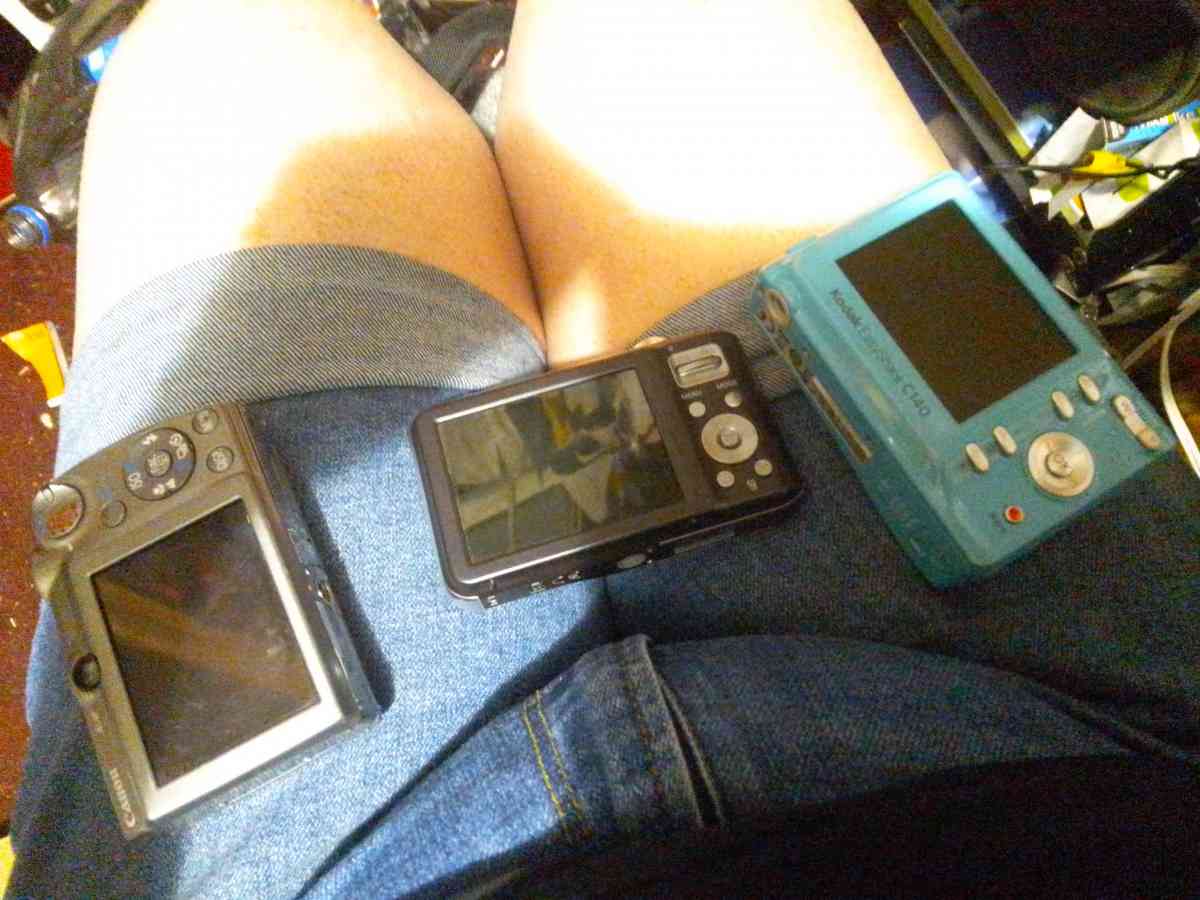 3 cameras - Carson City, Nevada - FleaMarketBay