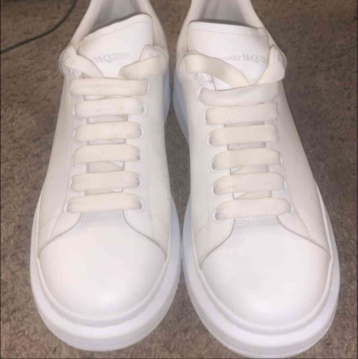 ALEXANDER MCQUEEN CASHAPP ONLY - Willoughby, Ohio - FleaMarketBay