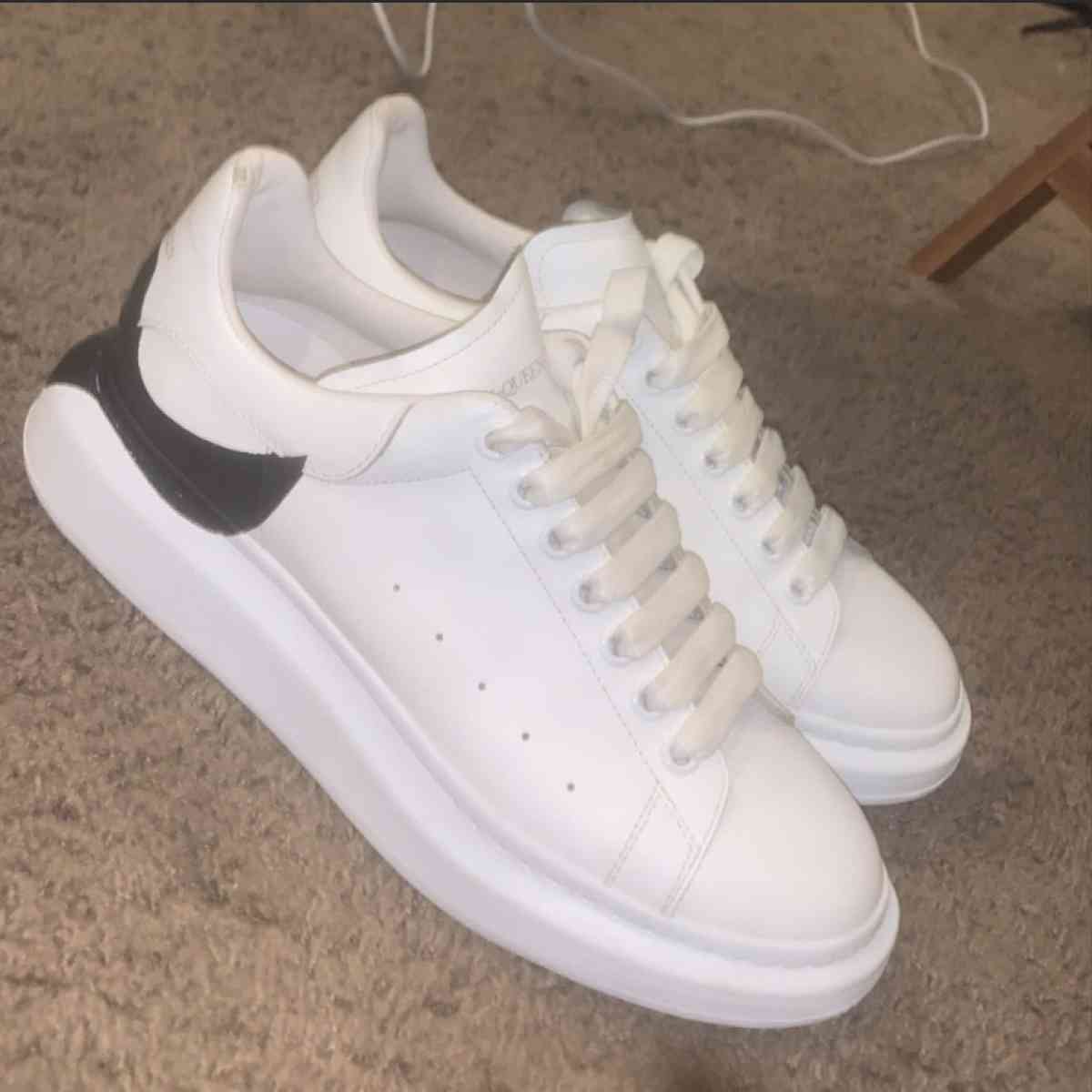 ALEXANDER MCQUEEN CASHAPP ONLY - Willoughby, Ohio - FleaMarketBay