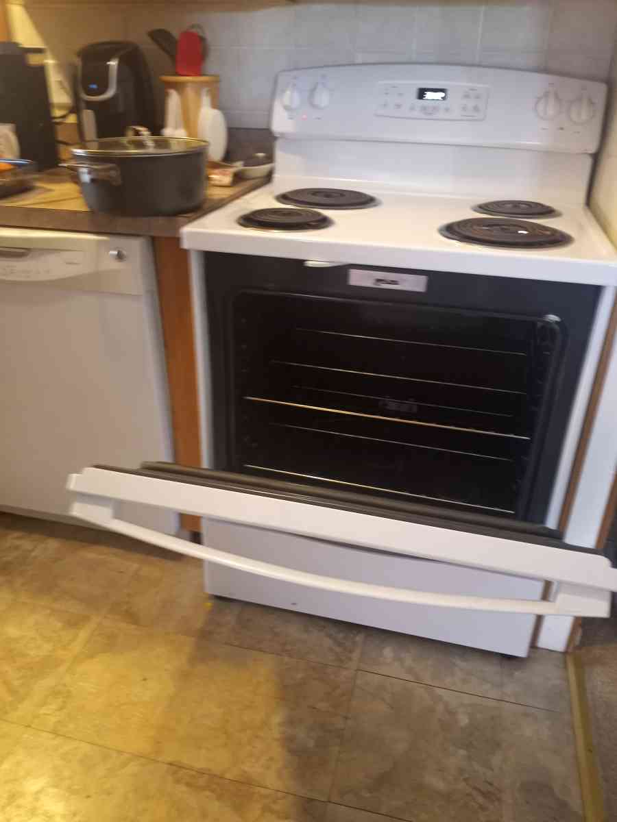 electric stove and microve hotpoint - Luzerne, Pennsylvania - FleaMarketBay