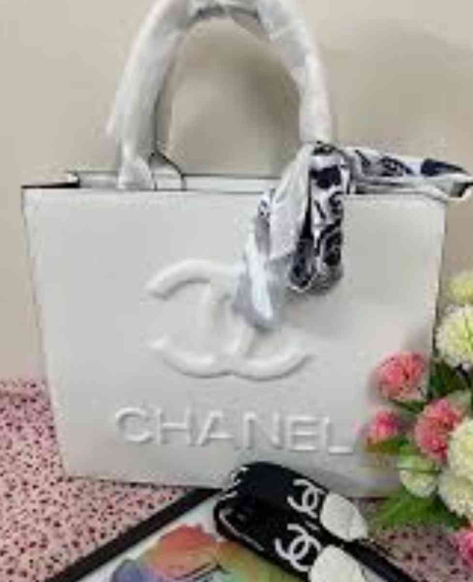 Classic Leather Faltering Chanel Hand Bag - Chicago, Illinois