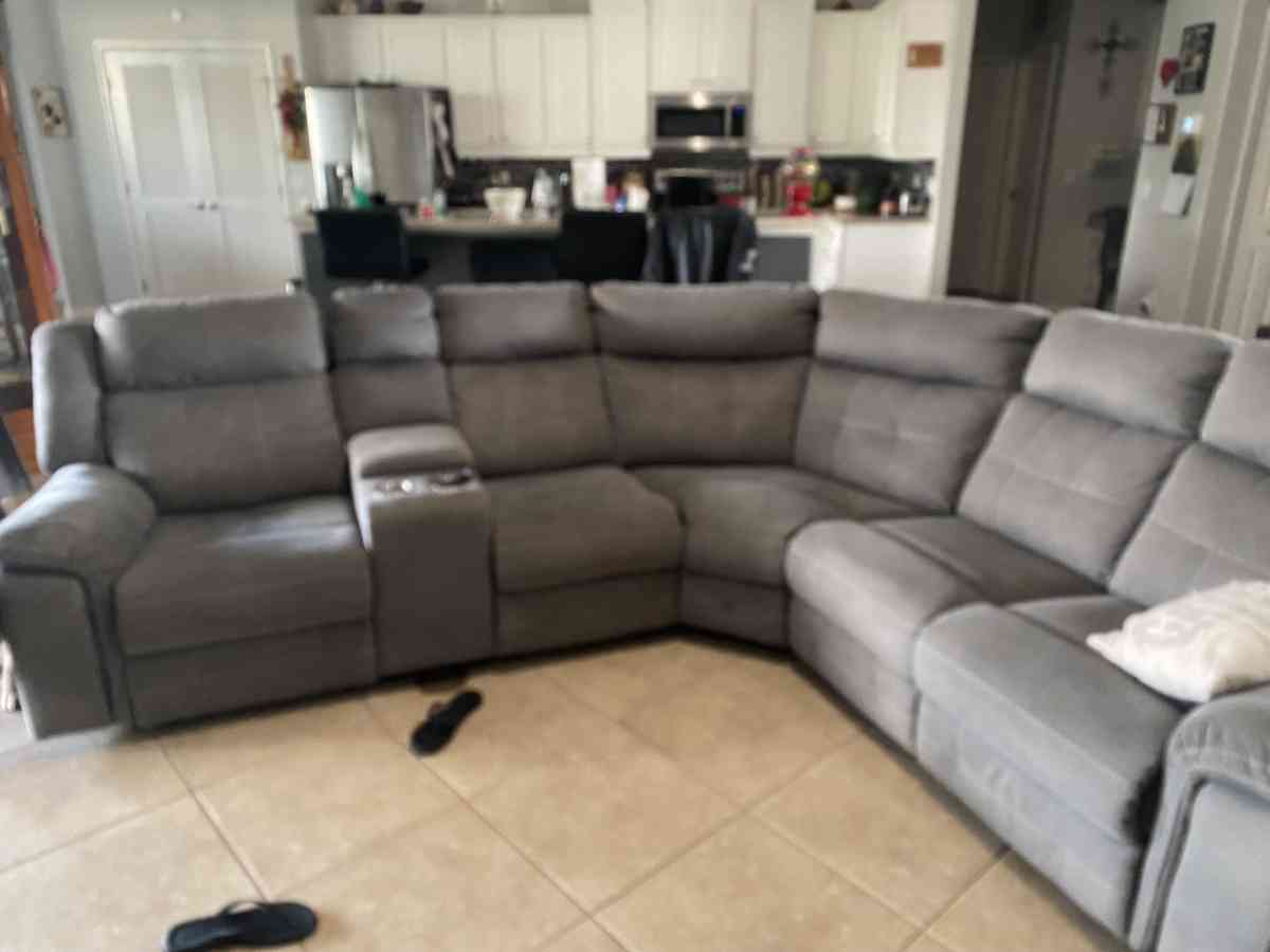 sectional300 lighted hutch 200 set recliners 100 bassinet pa - Palmetto, Florida