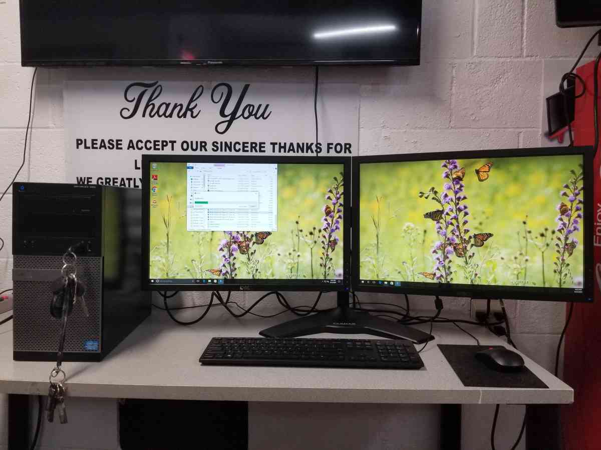 Dell Dual screen Desktop Computers - Dallas, Texas
