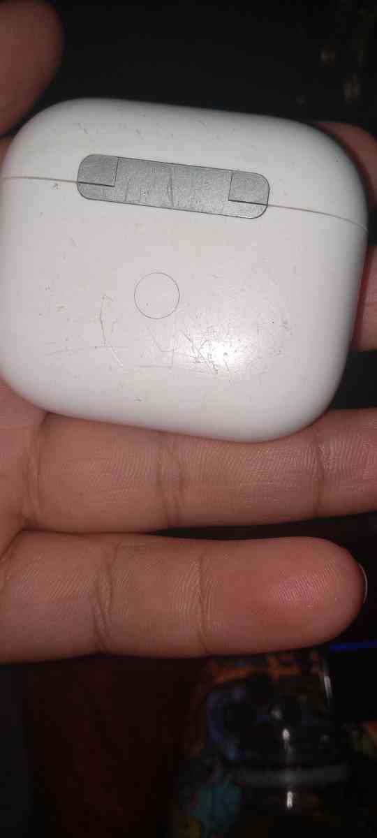 airpod pros gen 3 - Springfield, Massachusetts - FleaMarketBay