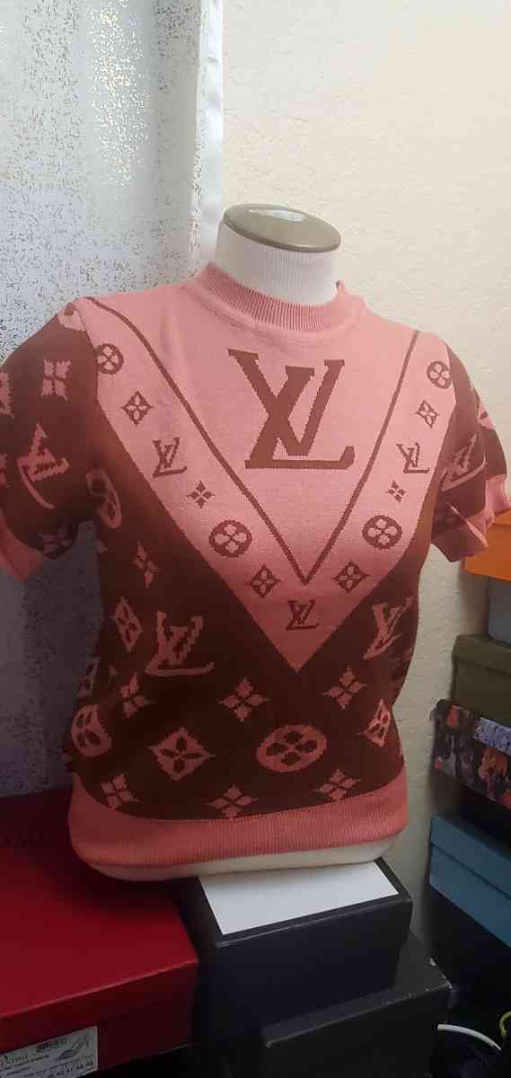 tshirts and blouses - Mission Hills, California - FleaMarketBay