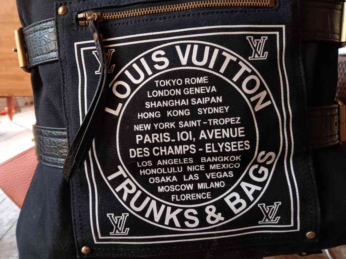 Authentic Louis Vuitton limited edition bag - Warrenton, Missouri - FleaMarketBay